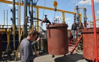 Loading of a crucible into the pyrolysis furnace