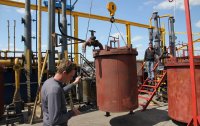 Loading of a crucible into the pyrolysis furnace